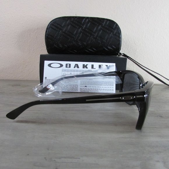 Oakley Women's Drop In Sunglasses Polished Black/Black Iridium 0OO9232 3705 - Picture 5 of 6